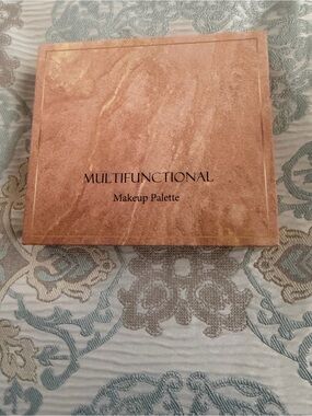 Multifunctional Makeup Palette in Peach